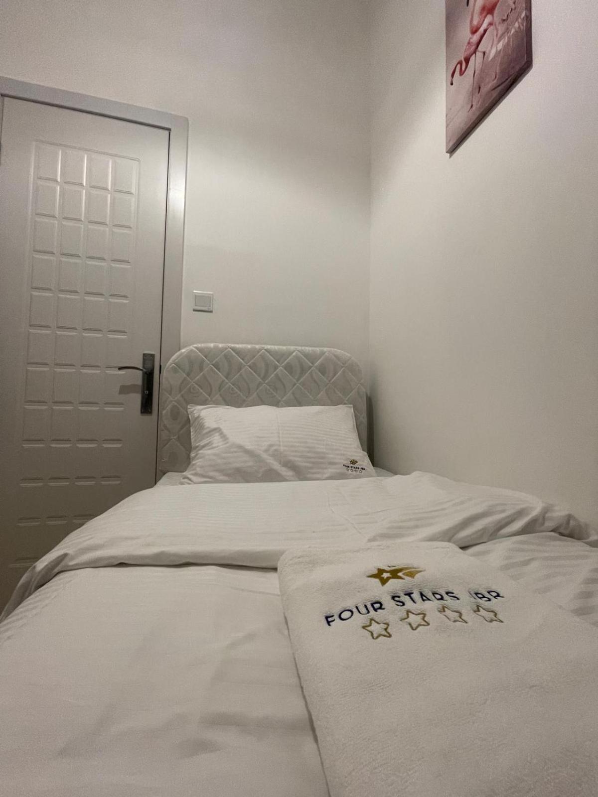 Отель Four Stars Dubai Marina Jbr Экстерьер фото