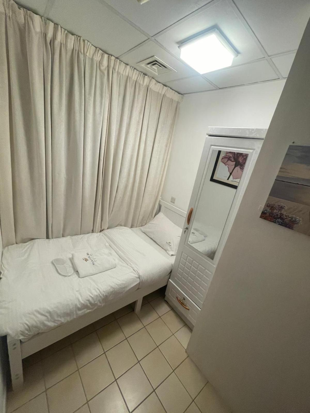 Отель Four Stars Dubai Marina Jbr Экстерьер фото