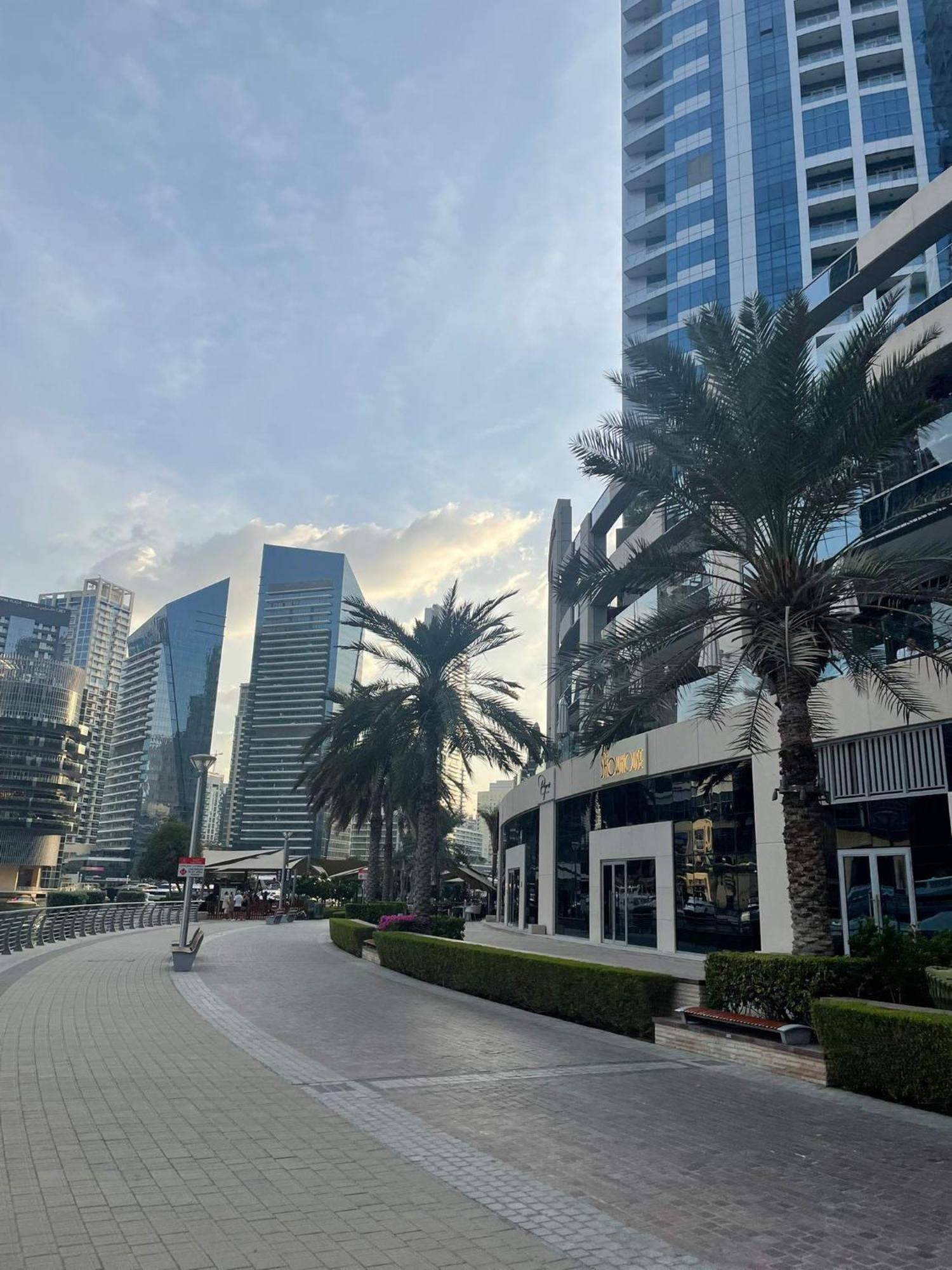 Отель Four Stars Dubai Marina Jbr Экстерьер фото